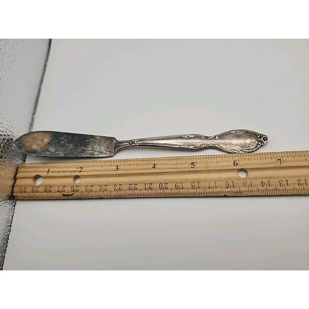 Vtg WM Rogers & Sons ROYAL MANOR Extra Silverplate Flat Handle Butter Knife